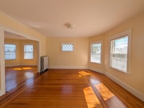 58 Monument St, Unit 2 in Medford, MA - Building Photo - Building Photo