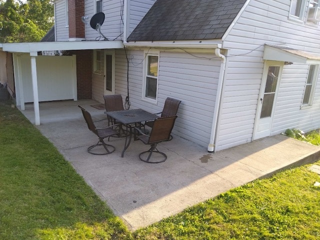 2009 Madden Rd in North Versailles, PA - Foto de edificio - Building Photo