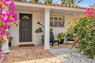366 Elm Ave in Jupiter, FL - Building Photo - Building Photo