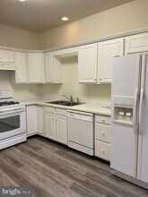 107 Warwick Rd in West Windsor Township, NJ - Foto de edificio - Building Photo