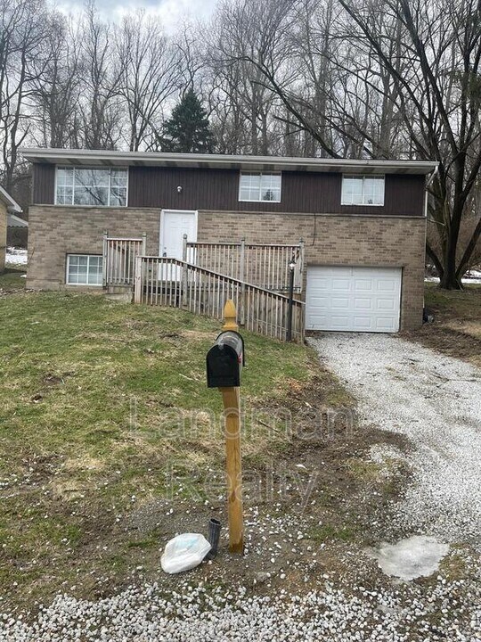 634 Homewood Dr in Pittsburgh, PA - Building Photo