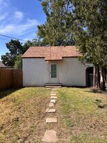 1707 32nd St in Lubbock, TX - Building Photo