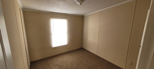 724 Creek Ridge Rd in Greensboro, NC - Building Photo - Building Photo