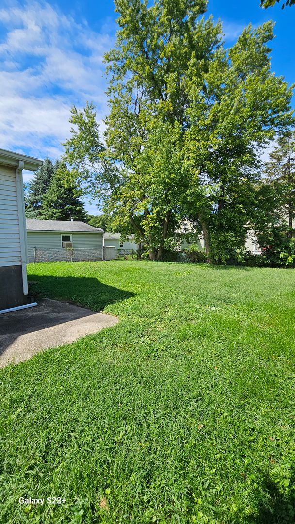 340 E Baker St in Bloomington, IL - Building Photo - Building Photo