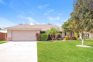 305 Tara Glenn Ln in Jacksonville, FL - Building Photo