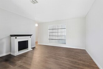 5422 Styling Dr in Houston, TX - Building Photo - Building Photo