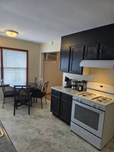 310 Cottage Ct in Champaign, IL - Building Photo - Building Photo