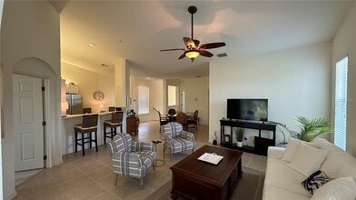 1714 Celtic Dr in Venice, FL - Foto de edificio - Building Photo