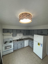 281 Canova Dr in Coventry Township, OH - Building Photo - Building Photo