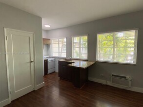 1007 Pennsylvania Ave, Unit 16 in Miami Beach, FL - Building Photo - Building Photo