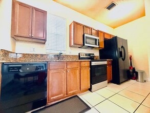 17067 SW 93rd St, Unit 2 in Miami, FL - Building Photo - Building Photo