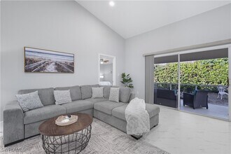 3605 Corinthian Way in Naples, FL - Building Photo - Building Photo