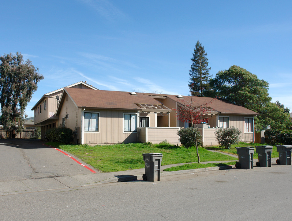 2510 Kenton Ct in Santa Rosa, CA - Building Photo