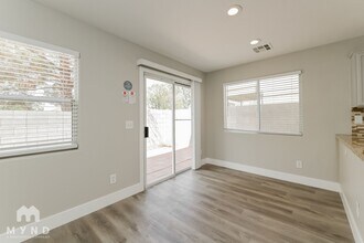 10352 Keystone Pastures St in Las Vegas, NV - Building Photo - Building Photo