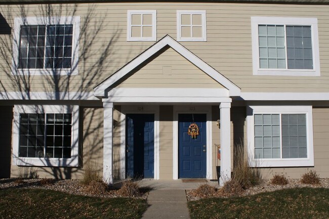 Meadow Lake of Clear Lake Apartments in Clear Lake, IA - Foto de edificio - Building Photo