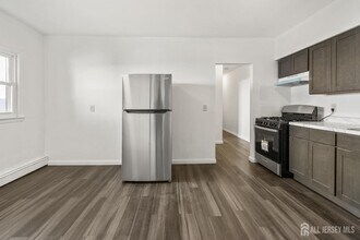 2063 Elizabeth Ave in Rahway, NJ - Building Photo - Building Photo