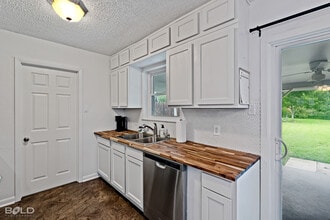 3983 Stuart Ave in Bossier City, LA - Building Photo - Building Photo