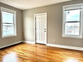 56 Estes St in Lynn, MA - Building Photo - Building Photo