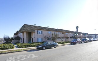 Valley Greens Apartments in Greenfield, CA - Building Photo