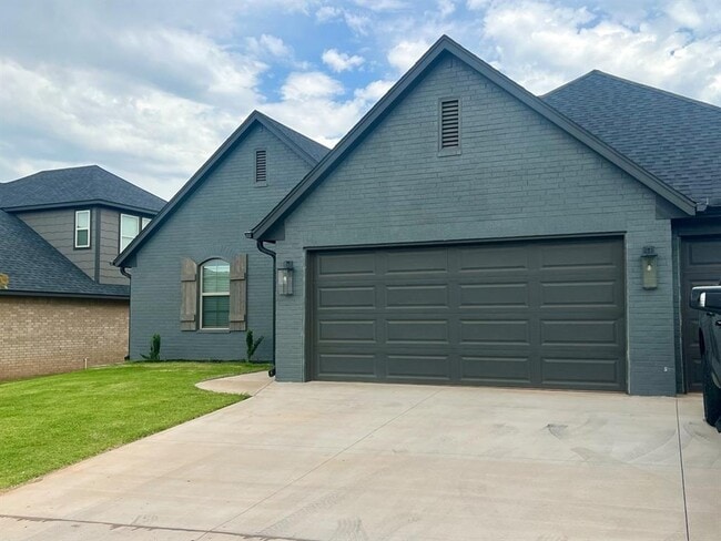 9333 SW 42nd St in Oklahoma City, OK - Foto de edificio - Building Photo