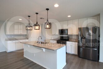 16401 W Latham St in Goodyear, AZ - Building Photo - Building Photo
