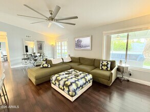 6814 E Sandra Terrace in Scottsdale, AZ - Building Photo - Building Photo