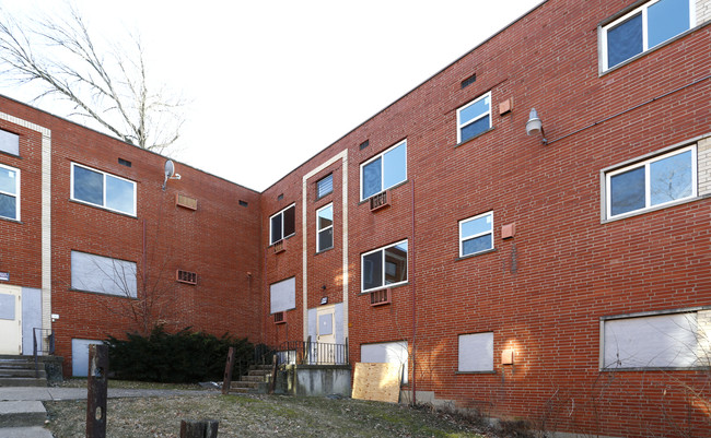 Burton Apartments in Cincinnati, OH - Building Photo - Building Photo