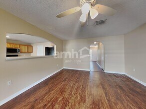 934 Brenton Leaf Dr in Ruskin, FL - Building Photo - Building Photo