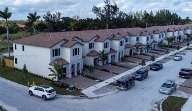 24720 SW 119th Pl in Homestead, FL - Building Photo - Building Photo