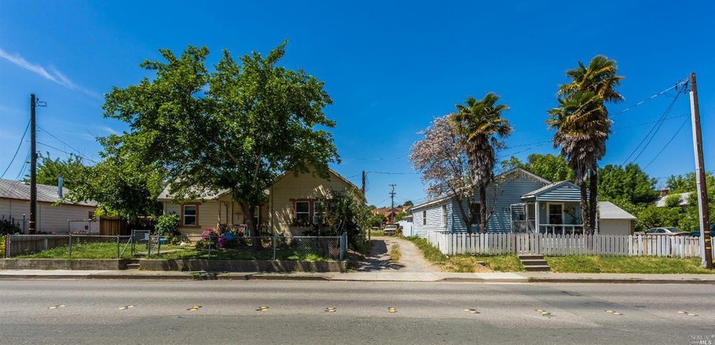 131 Brown St in Vacaville, CA - Building Photo