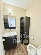 215 Parsons Ln in China Spring, TX - Building Photo - Building Photo