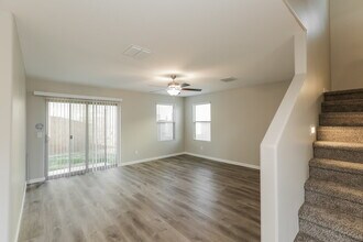 8039 W Agora Ln in Phoenix, AZ - Building Photo - Building Photo