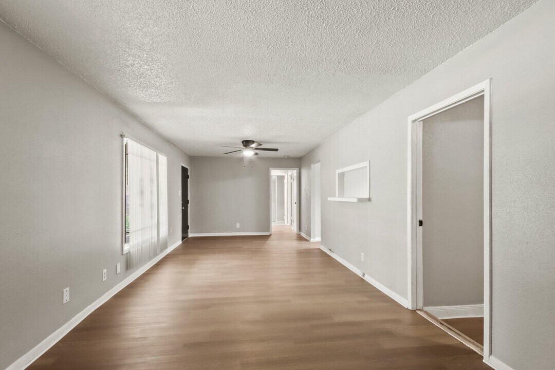 7306 Parker Rd in Houston, TX - Foto de edificio