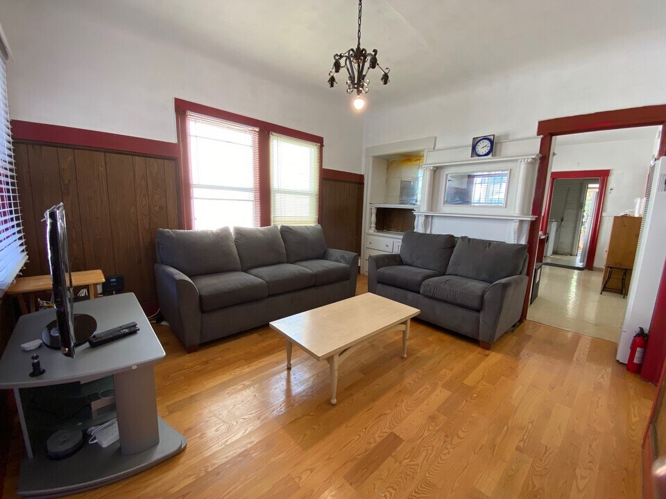 1630 8th Ave in Oakland, CA - Building Photo