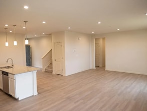 5005 Aiken Back Ln in La Grange, KY - Building Photo - Building Photo