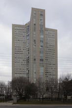 Place IV in Mississauga, ON - Building Photo - Building Photo