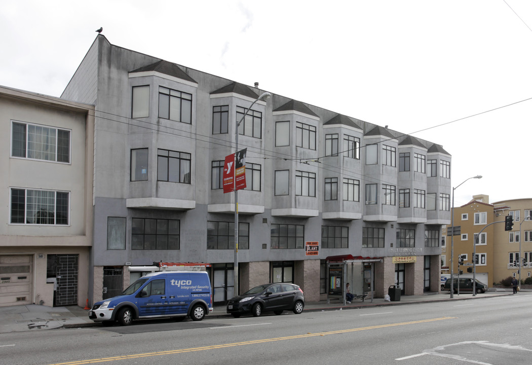 3999 Mission St in San Francisco, CA - Building Photo