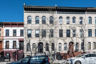 821 Halsey St in Brooklyn, NY - Building Photo