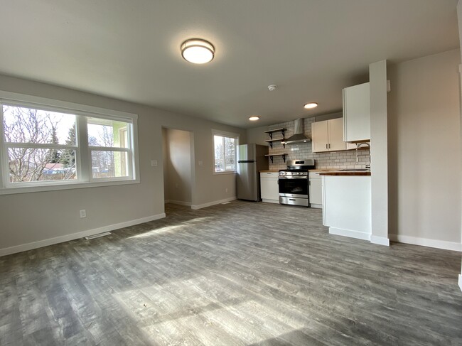 1033 Juneau St, Unit 1033 in Anchorage, AK - Building Photo - Building Photo