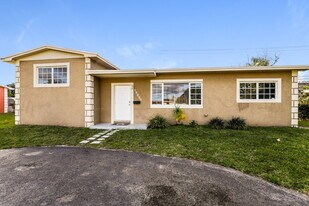 19820 NW 12th Ave in Miami, FL - Building Photo