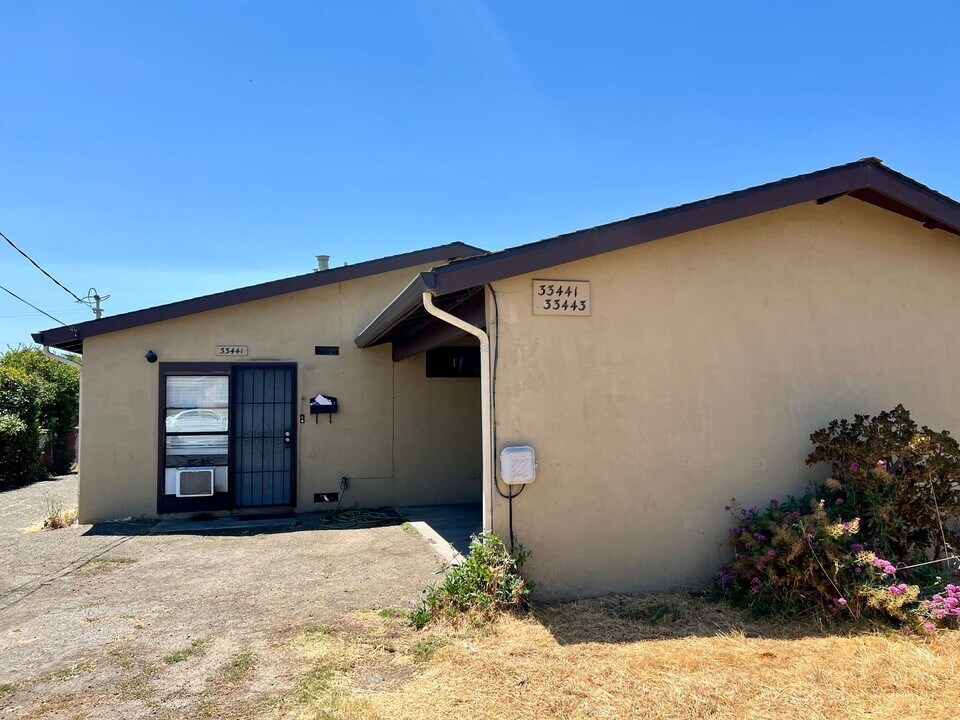 33441-33443 4th St in Union City, CA - Building Photo