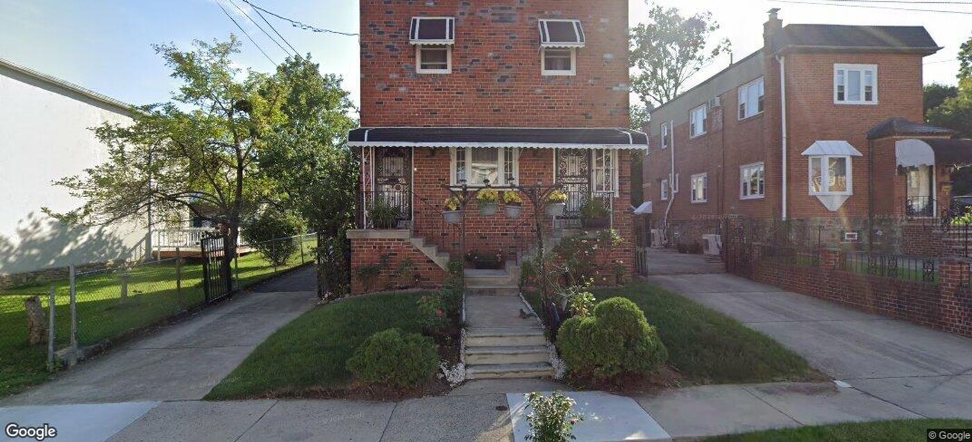 7610 Forrest Ave in Philadelphia, PA - Building Photo