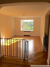 135 W 225th St, Unit 2C in New York, NY - Foto de edificio - Building Photo