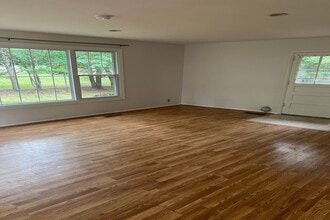 10 Gwynne Ct in Closter, NJ - Building Photo - Building Photo