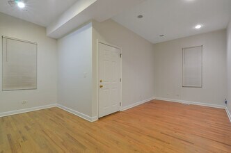 3048 N Clybourn Ave in Chicago, IL - Building Photo - Building Photo