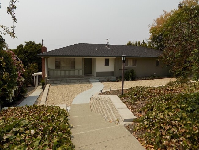 221 Longview Ln in San Luis Obispo, CA - Building Photo - Building Photo