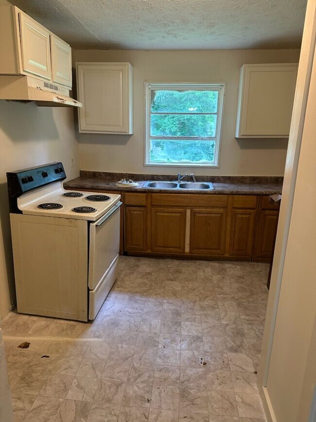 5421 Crepe Myrtle Dr in Jackson, MS - Building Photo - Building Photo