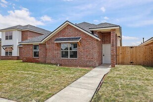 7605 Woodford Ave in Amarillo, TX - Building Photo