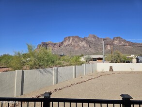 5770 E Roundup St in Apache Junction, AZ - Foto de edificio - Building Photo