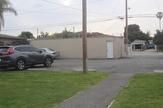 911 S Marguerita Ave in Alhambra, CA - Foto de edificio - Building Photo